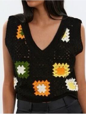 Rebellion granny square vest size Xs like new